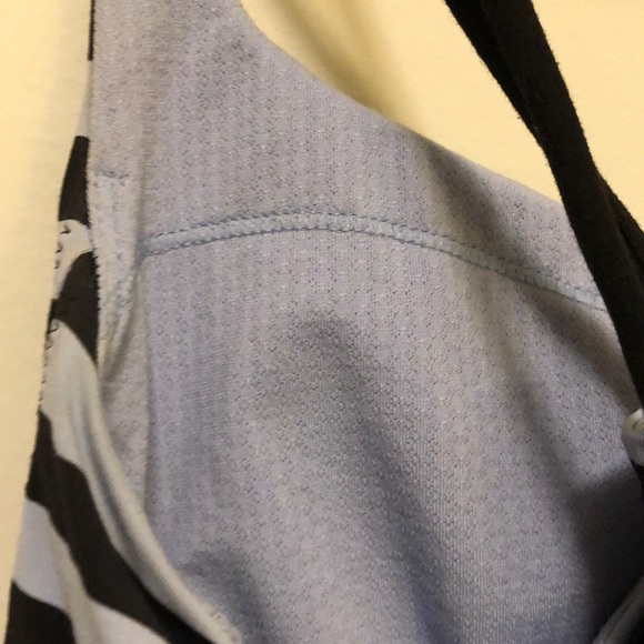 Lululemon Cross Back With Built-In Bra - Picture 4 of 4